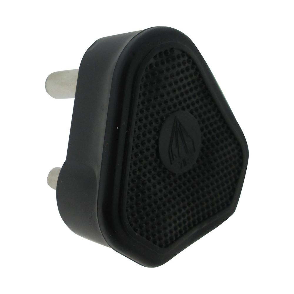 NEXUS Plugtop Solid 3pin 16a Black Rubber Compound
